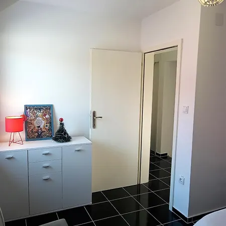 Tara Mountain House Vendégház